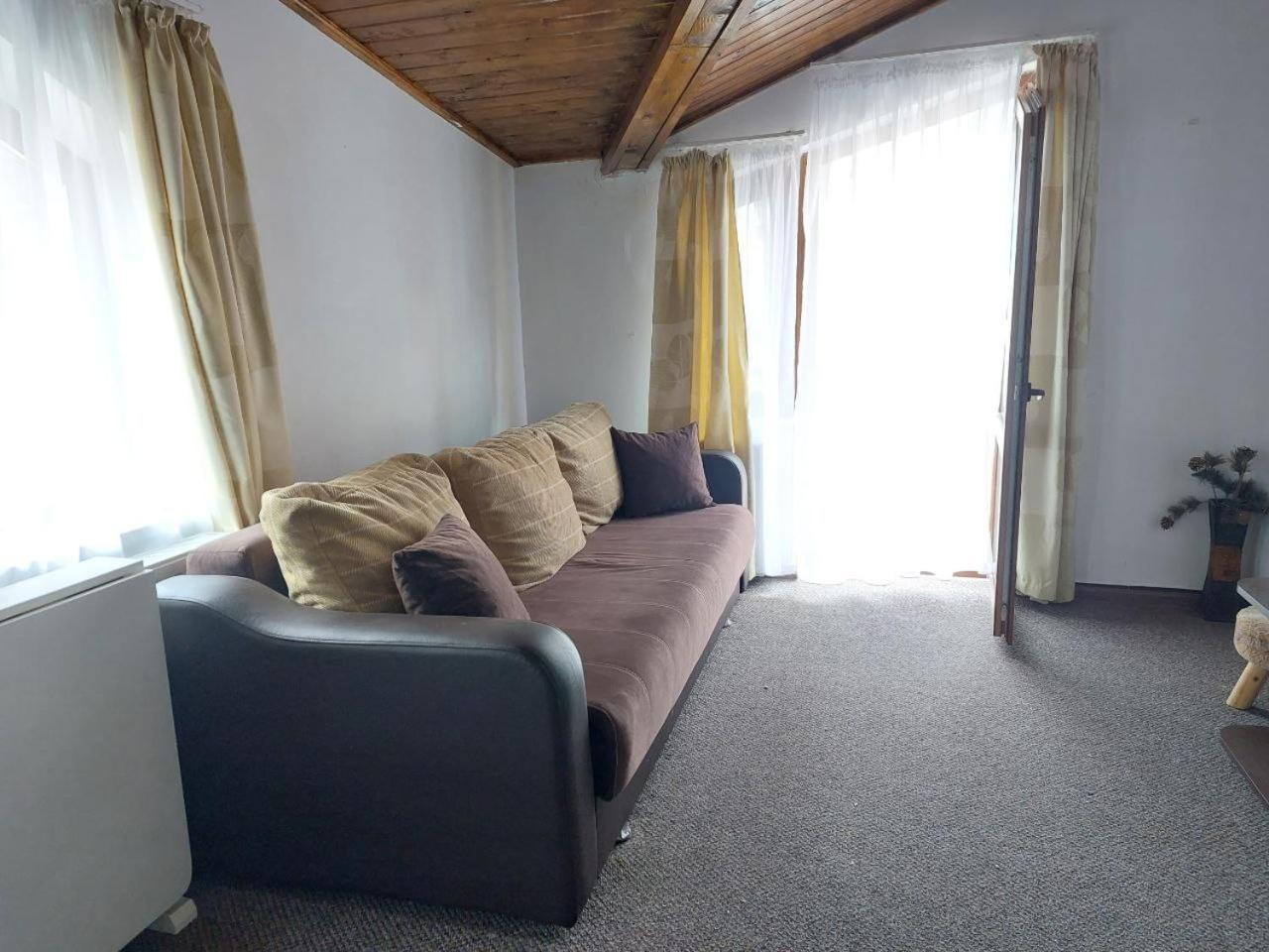 Vila Foc Alb Apartamente-Buşteni 外观 照片